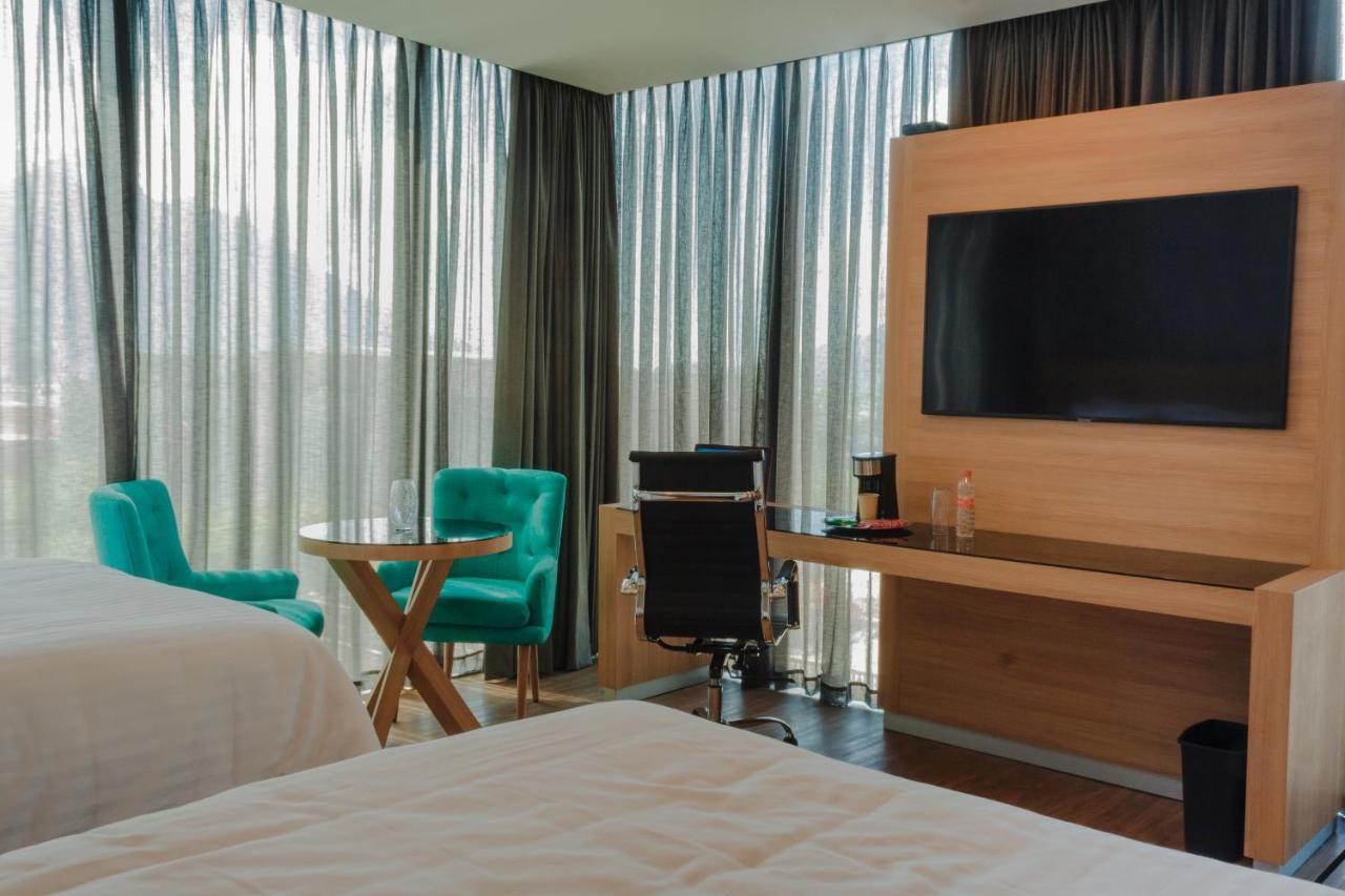 Hotel Kavia Monterrey Dış mekan fotoğraf