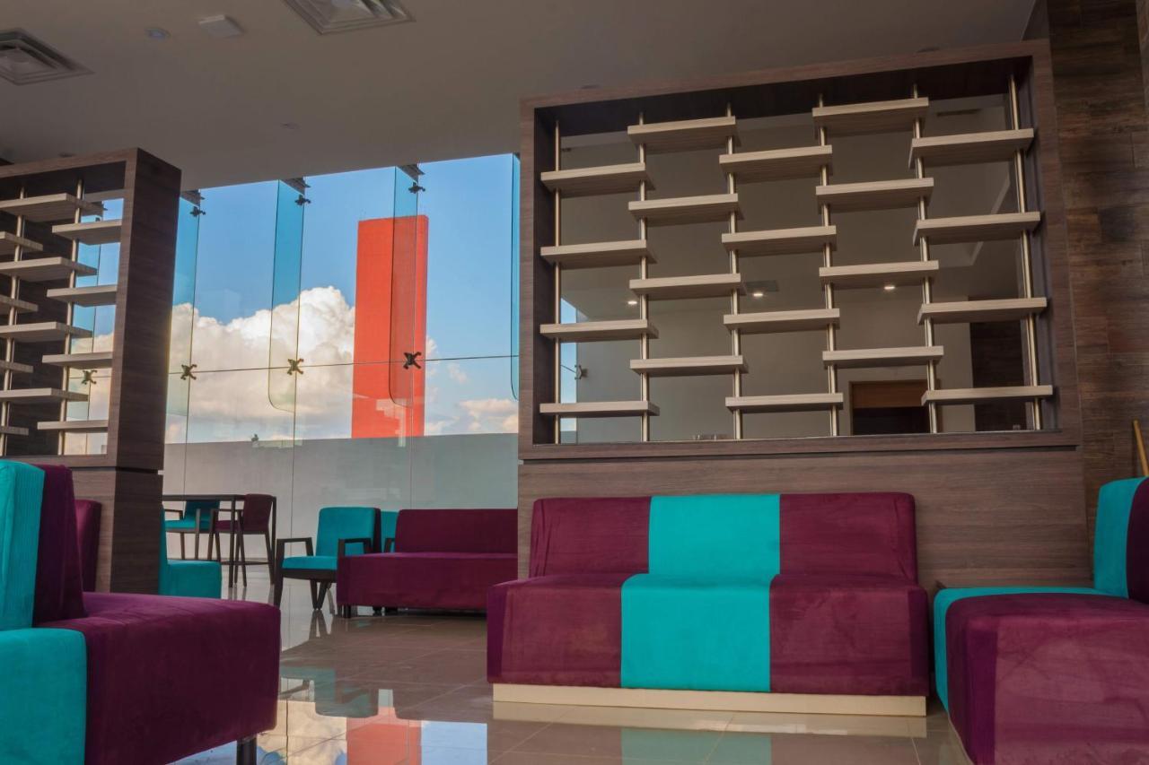 Hotel Kavia Monterrey Dış mekan fotoğraf
