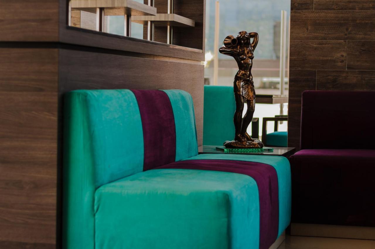 Hotel Kavia Monterrey Dış mekan fotoğraf