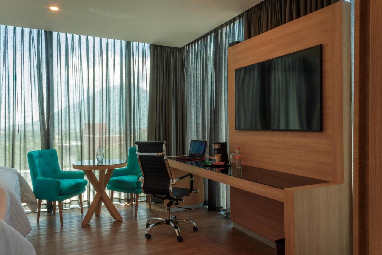 Hotel Kavia Monterrey Dış mekan fotoğraf