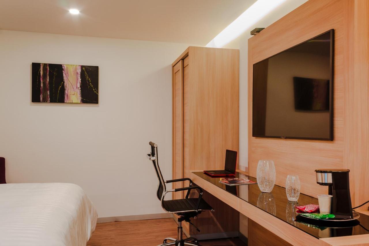 Hotel Kavia Monterrey Dış mekan fotoğraf